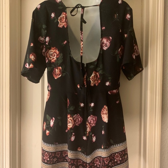 Trixxi Romper - Picture 7 of 7